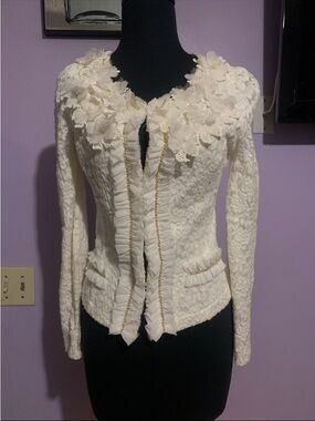 Women's Ivory Floral Appliqué Textured Jacket and Skirt set size Small